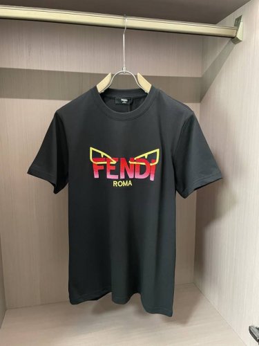 Fd 男士时装款圆领短袖T恤，贸易公司洋行货，高级限定款，25年春夏新品，明星级人气单品！ 客供埃及进口顶级面料，甄选尼罗河区域光照极好的上等棉花原料，经过百年
