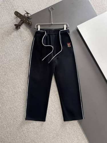 隔天出货 高品质 Burberry 巴宝莉 2025春夏新款高定松紧带休闲裤，意大利进口机器制造，闭眼入的款，裤脚下摆二本针锁边，针脚细密牢固，专柜定制面料 透