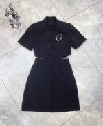 上新 独家高定连衣裙首发 25Ss 蕞新款新中式设计感露腰盘扣小黑裙 必须自留的一款 盘扣装饰 时尚Jing致 镂空露腰设计 高腰A字裙摆 显高显瘦 上身复古女