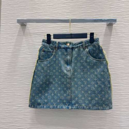 Louis Vuitto* 2025Ss新款 高版出品~超时髦新款丹宁牛仔 酵洗个性色调上身又酷又飒爽 采用定制高品质斜纹棉质水洗牛仔面料，纹理细腻，棉感自然，