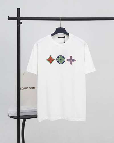 顶级版本.官网品质 Louis Vuitton*路易威登 Lv 三花图案印花短袖T恤 采用原板独家定制260克32支双莎纯棉面料 质感非常柔软舒服 100%区别