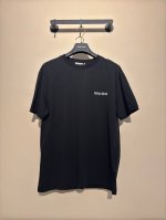 miu Miu Fw 秀场款又岚又飒经典刺绣徽标字母洗水重磅短袖 正常版型半袖T恤 洗涤方式：反面包裹洗衣袋冷水快速机洗！！不得浸泡 温热水洗涤！ 尺码：M-3