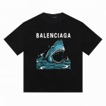 Balenciaga巴黎世家鲨鱼短袖半袖T恤 采用230G双纱100%精梳纯棉面料 螺纹定织定染无色差！采用过肩拉条工艺，百洗不变形！ -采用高端印花，百洗不开