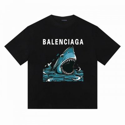 Balenciaga巴黎世家鲨鱼短袖半袖T恤 采用230G双纱100%精梳纯棉面料 螺纹定织定染无色差！采用过肩拉条工艺，百洗不变形！ -采用高端印花，百洗不开