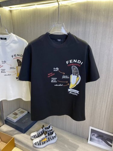 Fend 芬迪 2025Ss春夏最新款短袖T恤出货啦！！ 2025新款T恤 高版本专用面料 高克重 260G 纯棉面料 上身舒适不失挺阔 针脚刺绣工艺、数字印花