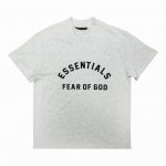浅灰色 顶级版本Fear Of God Fog Essentials复线23Ss最新款硅胶植绒字母印花短袖 猫眼反光硅胶印花 给人眼前一亮 光夜如新 全新的一季