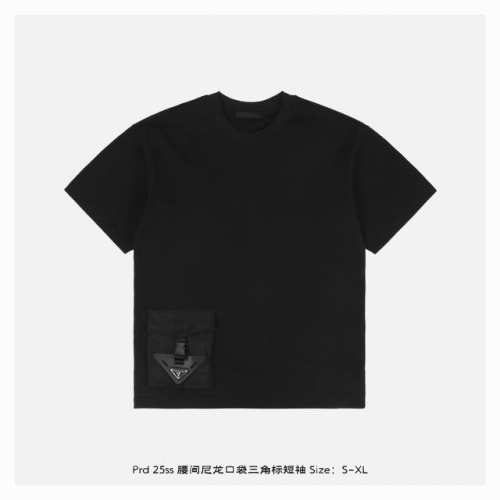 prada 普拉达 25Ss 腰间尼龙口袋三角标短袖 灵感源自八十年代复古，采用定制面料制作而成，官方同款，面料经过同缸染色工艺处理，手感舒适柔软，既时尚又具有
