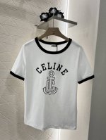 celin*2025新品上架 圆领印花字母 定制Yb原生全棉材质 透气舒适 质感十足 修身T恤裁剪 凸显品牌格调 采用克重纯棉制成 略带有弹力 呈现显瘦视觉效果