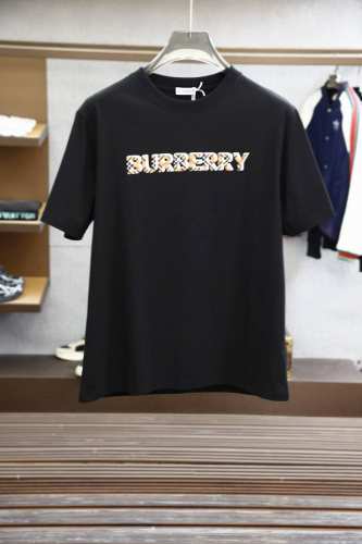 25Ss夏季新款系列！- Bbr巴宝莉-男士圆领短袖T恤，克重260 高端潮牌，独特的设计风格，最新的满印3D数码.永远的经典男女同款，随意穿搭。上身巨好看，随