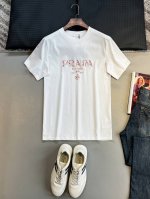 p210 Pra25Ss春夏新款平纹针织棉布圆领短Tee，男女同款红白色立体胶印标识休闲套头短袖T恤衫！贸易公司渠道稀出，领先官网发售！P家全新热门短Tee奉献