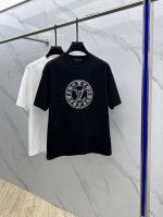Louis Vuitton 路易威登 2025Fw春夏新品圆领打底外穿T恤，立体感Logo微廓形半袖纯棉打底，手感面糯有骨感，柔而有韧性。工艺处理，韧性和抗皱性