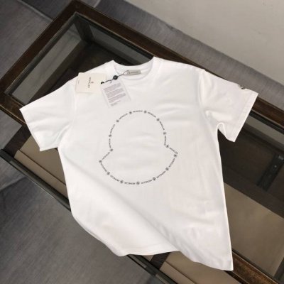 moncler 蒙口 新款上市 专柜系列纯棉T恤 全新设计灵感 极具时尚代表性 精致Logo印花设计 手感舒适透气 绝非一般的Yy之作 极为时尚耐看有腔调 上身