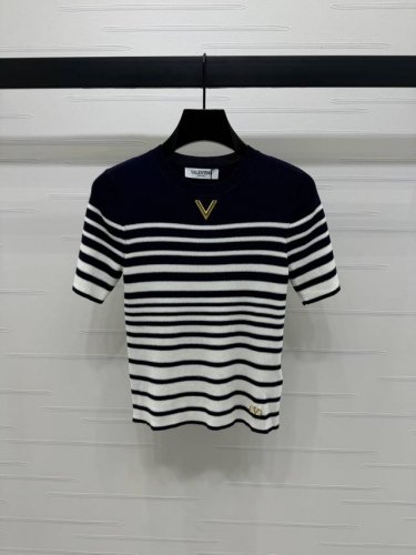 上新原单高端品质 Valentin*2025春夏最新系列！渐变条纹圆领针织短袖！定制冰丝纱线织造 质感高级 细腻柔软 圆领针织短袖版型 竖坑条纹包边收紧 包裹性