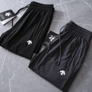 跑量！ 收口版 2025Descente迪桑特 夏季冰丝弹力速干收口长裤 颜色：黑色 灰色 尺码M-3Xl 此款裤子非常百搭，弹力腰围，加宽加厚腰头！收口设计！