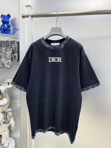 di*迪 高克重 2025夏季新款手绘立体硅胶老花印花 Logo最新品短袖 Dd 专柜同步有售，原单狠货，时尚进口原版科技面料，上身舒适透气，原版定制五金辅料，