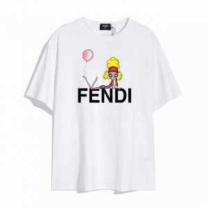 Fendi 芬迪新款时尚气球字母短袖T恤,优雅的设计看起来气质满满！版型剪裁特别有讲究！上身很洋气显瘦内搭外穿都看高密针织圆领设计，平整简约！亲肤透爽！T恤面料