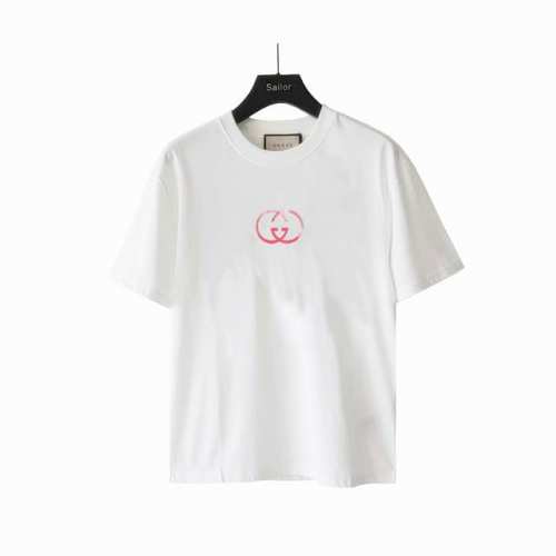 实拍细节图+尺码表 Gucci 古驰 24Ss 重影Logo短袖 倾情推出缀饰活力印花的运动单品，迎接温暖季节的到来。品牌织带继续为整个设计注入复古气息，品牌标
