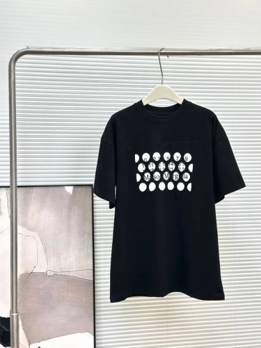 maison Margiela 马吉拉Mm6夏季 镂空圆圈数字Logo印花字母短袖 T恤 男女情侣款 镂空贴布效果 短袖的底衫是 %纯棉亲肤透气 定织定染同版紧