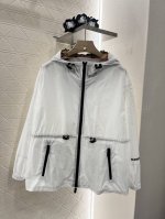 burbe*新品上架 连帽外套格纹短裤套装 定制Yb进口防风防水尼龙材质 质感高级 立体有型 连帽抽绳双向拉链外套 廓形配合腰间抽绳 袖口附近的字母徽标 搭配同