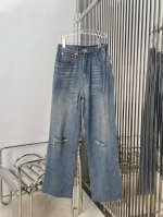 新款！最新Mm6 25New 收褶叠腰洗水做旧割洞牛仔裤。尺码：Sml。