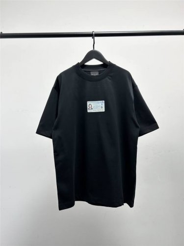 高版本，质量很好！巴黎世家 Balenciaga男女同款身份证印花短袖T恤！胸前国际身份证数码直喷印花！此款尺码偏大，最小Xs穿到145斤左右！最大穿到215斤