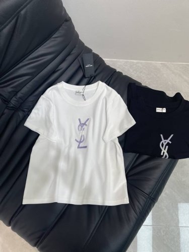Ysl*25春夏新款渐变烧花刺绣短袖T恤 定制Yb丝光全棉材质 透气舒适 质感十足 常规短袖T恤裁剪 凸显品牌格调 采用克重纯棉制成 略带有弹力 呈现显瘦视觉效