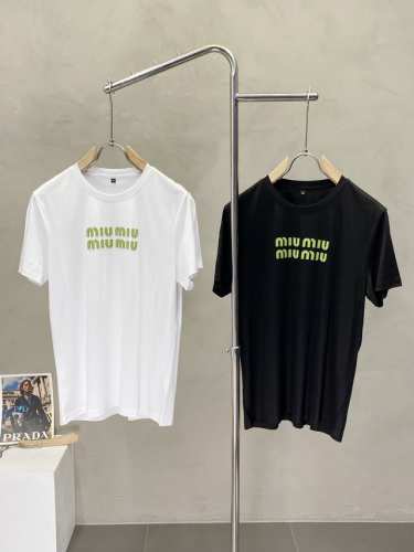 Miumiu缪缪独家专供新款原单男士休闲短袖 高端定制 高版本 时尚百搭爆款进口面料 手感超柔软细腻 穿着亲肤舒适 高端精品 代工厂P精细做工 上身非常赞 男士
