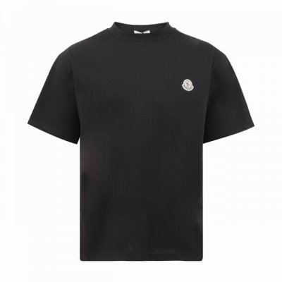 monecler 蒙口 胸口小标Logo短袖 面料采用260克重精梳棉 定制32支1*1螺纹 成衣两遍水洗处理 面料舒适亲肤无异感 定制定染面料 纺织密度高 垂