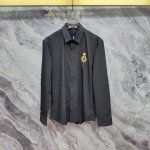 杜嘉班纳 Dg 2025春夏新款长袖 衬衫 衬衣，高端版本！专柜定制面料 透气舒适度高，细节无可挑剔，品牌元素设计理念，体现高品质。手感细腻柔软！呈现休闲裁剪，