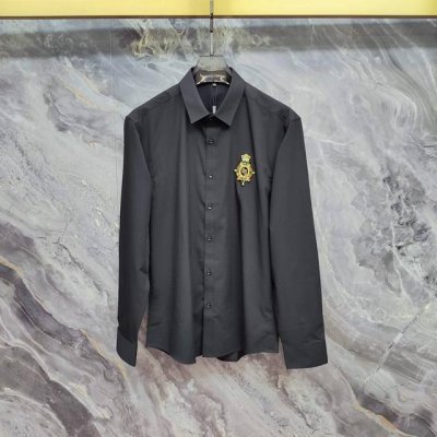 杜嘉班纳 Dg 2025春夏新款长袖 衬衫 衬衣，高端版本！专柜定制面料 透气舒适度高，细节无可挑剔，品牌元素设计理念，体现高品质。手感细腻柔软！呈现休闲裁剪，