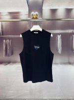 prada*普拉达 2025夏季三角标字母Logo微标刺绣 坎肩汗背心 运动健身 简约风 走秀款 圆领无袖T恤衫 宽松版型 男女同款 上身效果很赞 透气 颜色