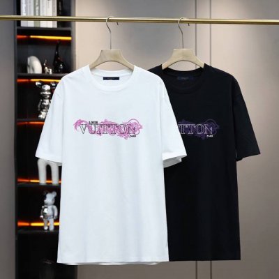 路易威登Lv夏季龙年限定版新款男女同款！ 面料亲肤柔软，高品质印花，极具立体感，触感肌理效果，辅料齐全， 精致百搭！ 颜色：黑色 白色 码数：S-3Xl