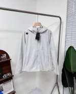 descente 迪桑特 夏季新款男士单层防晒衣外套 专业功能性面料 防泼水防风 面料耐磨擦 网面内里透气干爽 ，排汗透湿 单层适合喜欢户外A9953运动 没有