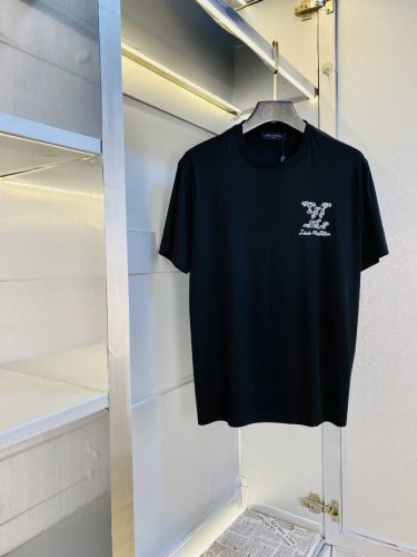官网同款可穿205斤 路易威登Lv 原单品质 2025最新款短袖 精选专柜订制顶级双丝光棉进口面料 所有细节做工完美1比1复刻 还原正品百分百 原版五金 高端订