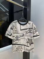 Chanel 爆款现货 原单品质 新品印花T恤 饰以高品质工艺 精致 清雅 脱俗 上身洋气时髦颜色清爽减龄 推荐入手 定制面料 认准高版本 Sml
