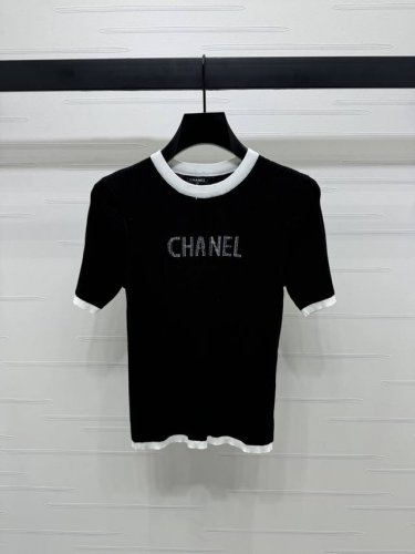 上新原单高端品质 Chane* 2025春夏最新系列！圆领撞色针织短袖！定制Yb羊毛纱线织造 质感高级 舒适柔软 圆领短袖剪裁 竖坑条肌理感十足 白富美必备高级