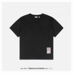 本地自取：210 burberry/博柏利 25Ss 下摆格纹战马标签短袖 精选平织棉面料打造，饰有格纹色系马术骑士徽标（Ekd）标签，螺纹针织衣领缝制，非常牢