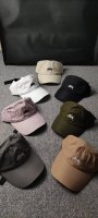 上新 Stussy 斯图西超薄速干金属尼龙棒球帽鸭舌帽 材质：尼龙纤维 工艺：超薄、速干 7色齐发 吊牌全 颜色 黑色、灰色、绿色、白色、卡其色、深咖色、粉色