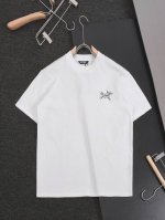 arc‘Teryx 始祖鸟，2025 Ss春夏新款 大鸟前后Logo手绘印花 圆领短袖T恤男女同款 前后副手绘甩点工艺，潮酷时尚，32支双高克重纯棉面料，洗水定