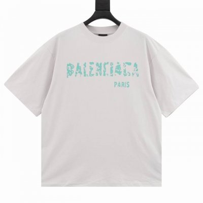 Balenciaga巴黎世家 模糊印花圆领短袖 采用双纱平纹，100%棉，32支双纱棉高密布，面料用的是国产新疆优质棉纱，新疆棉花是国产棉花中公认的优等材料。大