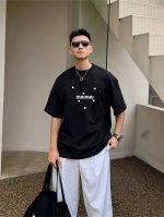 Miumiu 新款字母印花双层重工短袖T桖 字母图案不管是T桖还是卫衣都是每年的爆款单品 前幅大面积印花采用大康丽数码印花机直喷 成本极高 经过多次的调试打版图