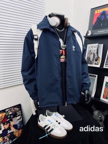 Adidas阿迪达斯三叶草拼接复古夹克男女同款 搭配情侣更赞哦 超级推荐 超人气单品Ins小红书热门爆款情满怀满 绝细对节多到让你怀疑人生 真心喜欢 带点头街范