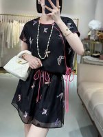 上新啦新款上新时尚新中式蝶恋花满绣真丝欧根纱刺绣撞色减龄两件套套装 面料 真丝欧根纱 里料 复合丝棉 尺寸 S-Xxl 颜色 白色.黑色