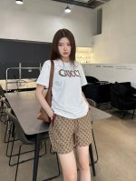 上新 gucci 古驰 25Ss新款套装满满的穿搭高级感 创新面料 轻盈柔软 实物非常赞 上身洋气百搭 美美哒 高品质做工看细节 颜色 白色 码数 Sml s码