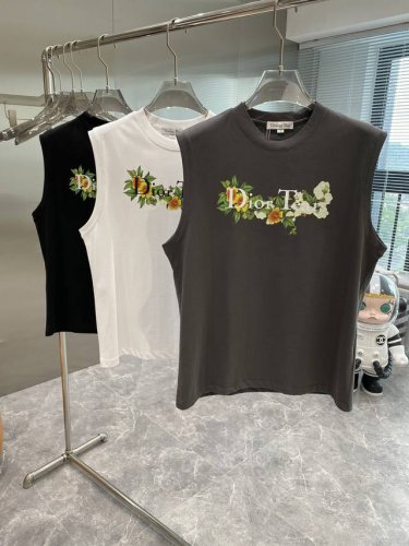 迪家 Ss夏季时尚休闲短袖背心 专柜同步胸前奢华顶级品牌印胶装饰图案字母Logo设计 档次极高 定制原版辅料 独特设计 舒适透气 基础色颜色搭经典完美演绎欧洲大