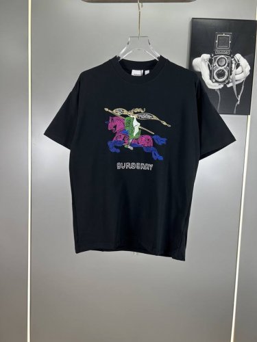 高端原版规格版本 25Ss早春新品 巴宝莉 Bbr战马彩色刺绣Logo精致升 原版面料 官方同款 短袖T恤 定制300克同缸染面料 手感非常舒服 春夏最新砖柜同