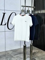 Kiton 2025春夏Ss丝光处理圆领T恤#精选进口定织100%丝光纯棉面料 它的纤维长度更长莄柔 强韧度更高 色牢度也更强 所以用埃及棉做出来的产品 W更耐