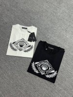Dolce&Gabbana.杜嘉班纳 25夏季新品撞色植绒印花标识短袖T恤 正面胸前撞色植绒印花工艺设计 简约又吸睛 低调又高级 辨识度直接拉满 版型是经典的正