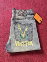 Lv &路易威登 Louis Vuitton全身手绘工资牛仔裤 2025最新品，原单狠货，水洗休闲牛仔裤，进口原版水洗弹力面料，舒适有弹性，原版五金辅料装饰Lo
