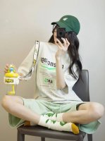 上新！ 高品质！ 巴黎世家 Balenciaga环保可乐情侣款短袖T！宽松版型！ 采用230克凯迪纯棉面料！突出精致！质感无敌！ 顶级工艺！过肩领条加固不变型！
